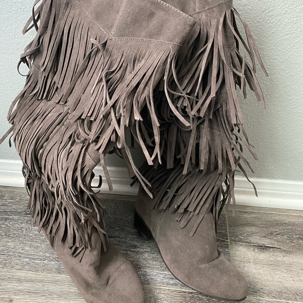 Boots - Picture 1 of 5